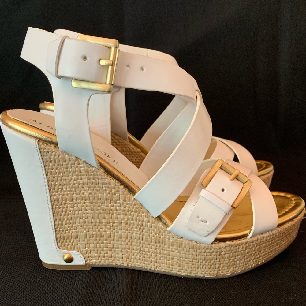White and Gold Accent Sandel Wedges